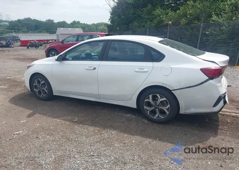 2021 Kia Forte Lxs из США, поврежденный, VIN 3KPF24AD8ME405694